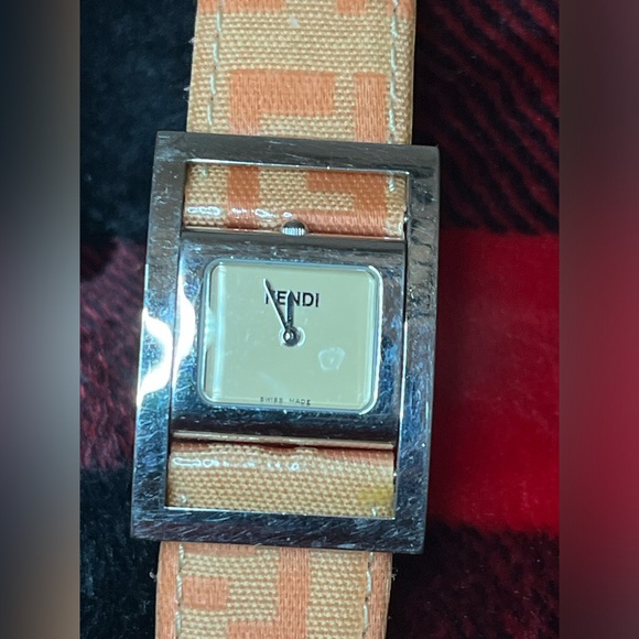 Authentic  Fendi Watch Gyro Rotating Face - Picture 2 of 10